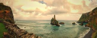 Flores bay